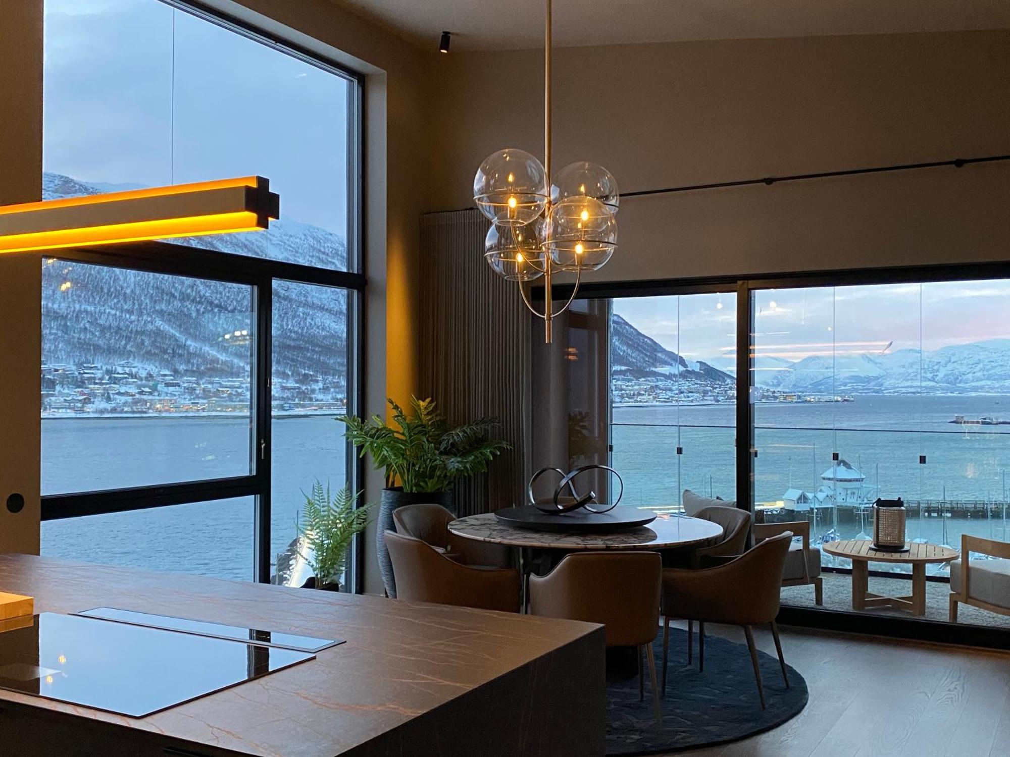 Vindlys Luxury Penthouse Apartment Tromsø Extérieur photo